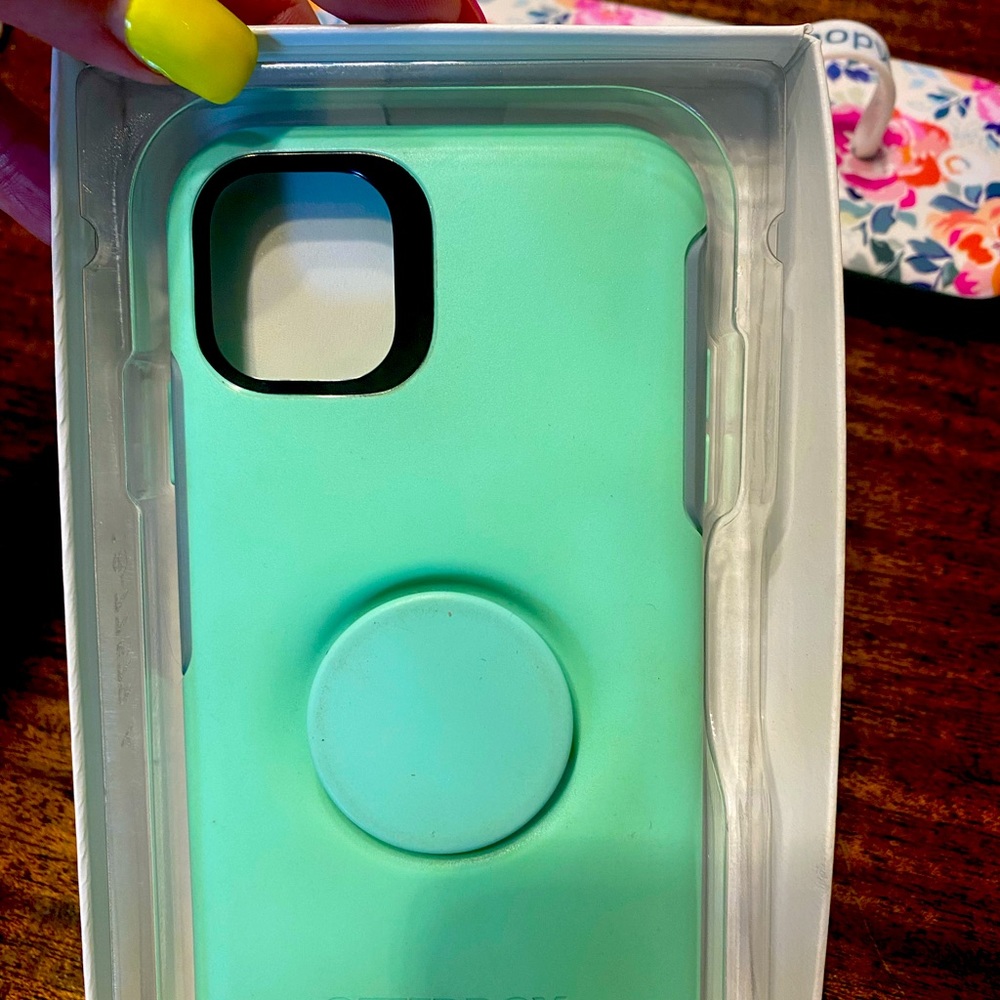 Otterbox pop socket case for IPhone 11
